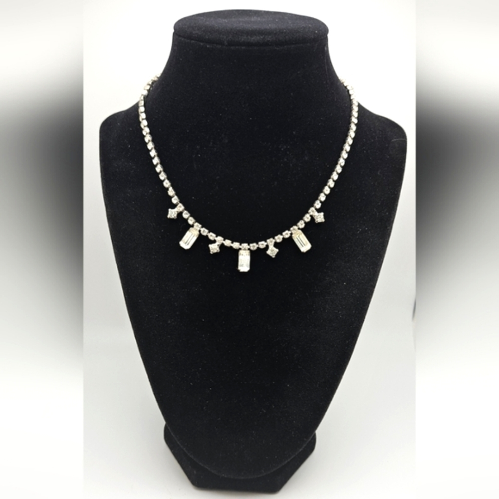 🟢3/$19🟢 Vintage Rhinestone Choker Necklace Silver Tone Emerald Round